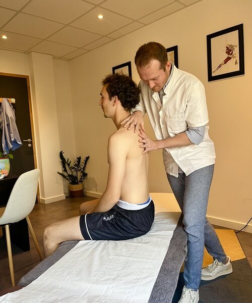 Test-osteopathique-colonne-vertebrale